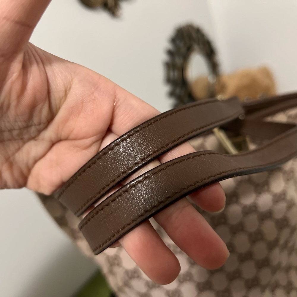 Authentic Small Gucci Tote - Picture 11 of 14